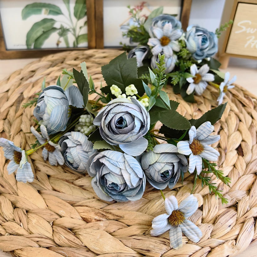 Искусственные цветы в Белгороде | Цветы искусственные «Камелии с мелкоцветом», голубые, букет
